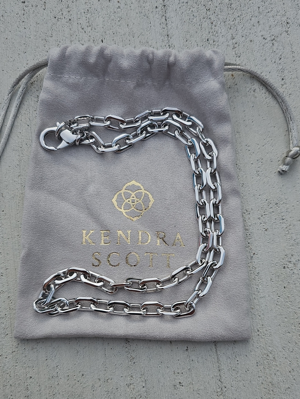 Kendra Scott Polished Silver Link Chain Necklace With Branded Pouch